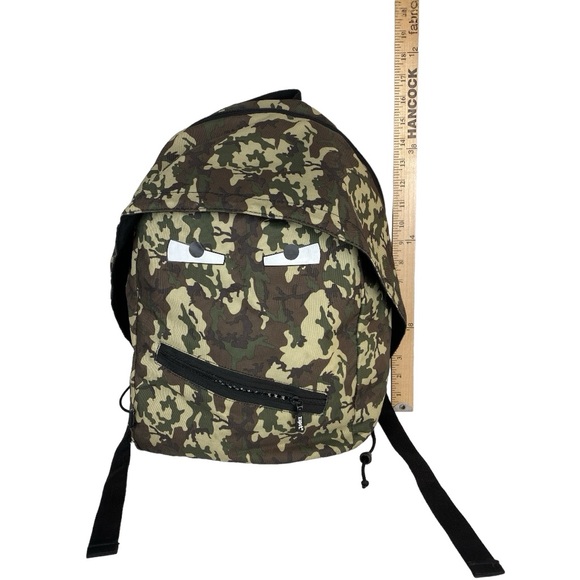 Zipit Grillz Backpack Green/Brown Camo - Picture 8 of 10